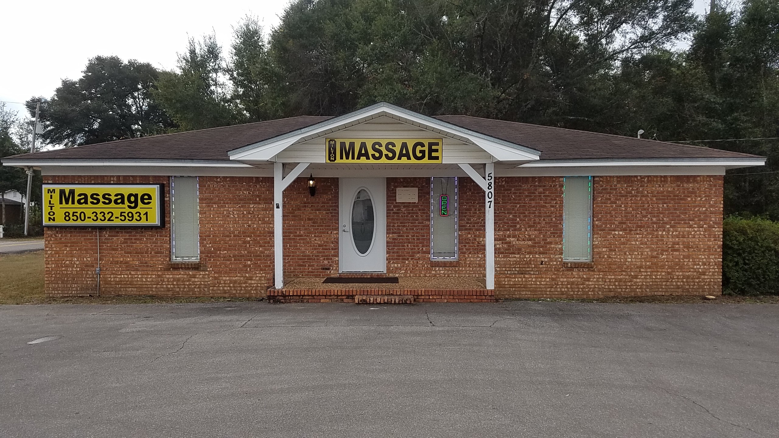 Exterior of Milton Massage at 5807 Hwy 90 in Milton, Florida