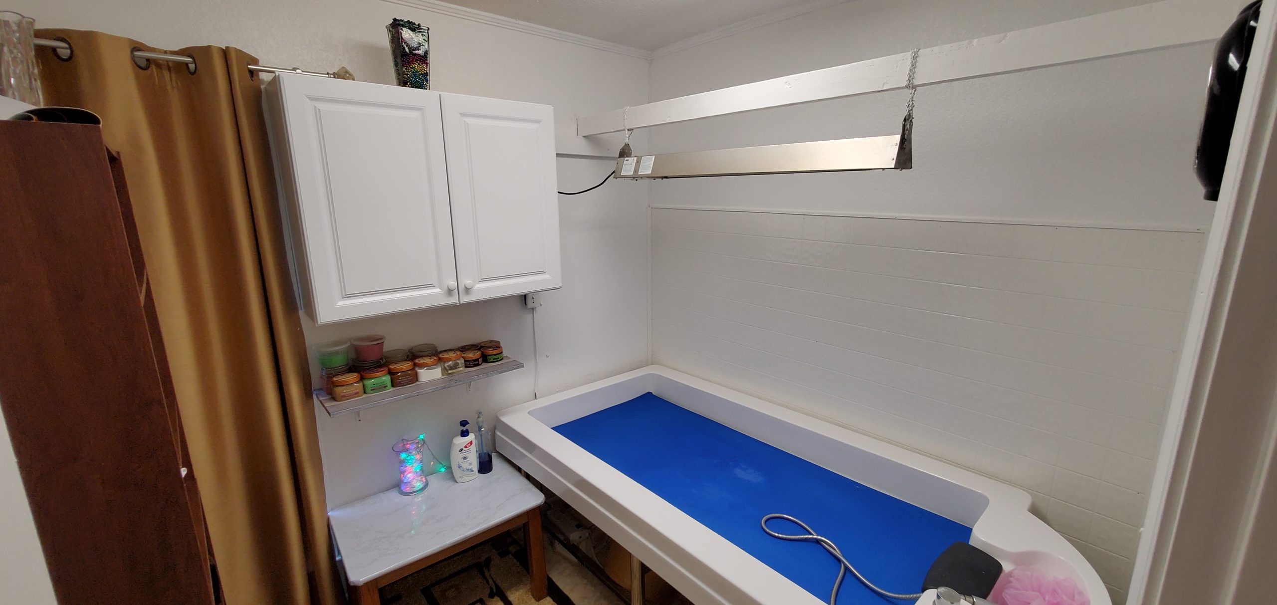Body shower room at Milton Massage